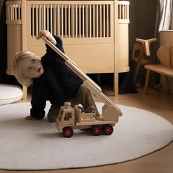 Houten brandweerwagen met 6 popjes