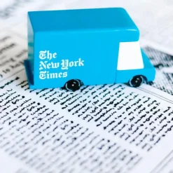 Nyt Delivery Van (Nyt4) 8,4X4,1X5,1Cm, Wooden Diecast, In