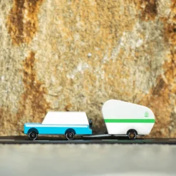 Pinecone Trailer (C479) 10,2X3,8X3,8Cm, Wooden Diecast,