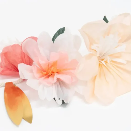 Slinger Rose Blossom Garland