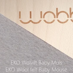 Wobbel Original Blank Gelakt Vilt Baby Muis